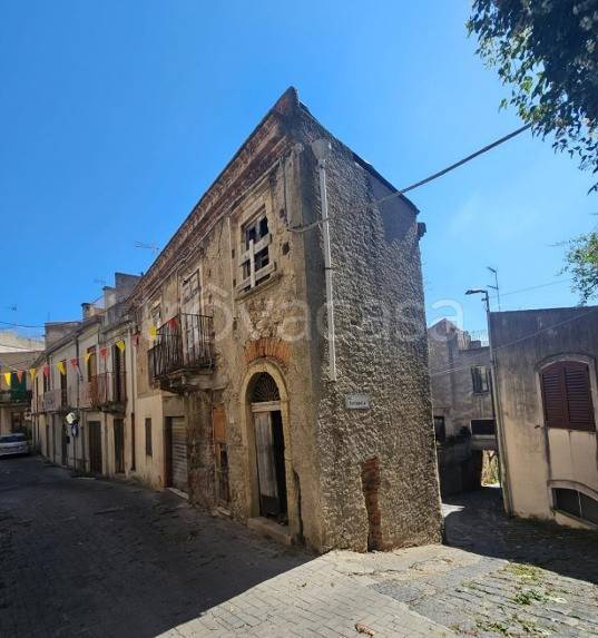 casa indipendente in vendita a Monforte San Giorgio