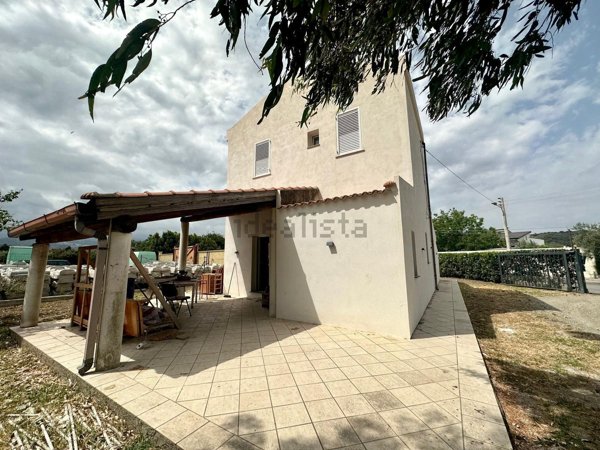 casa indipendente in vendita a Monforte San Giorgio