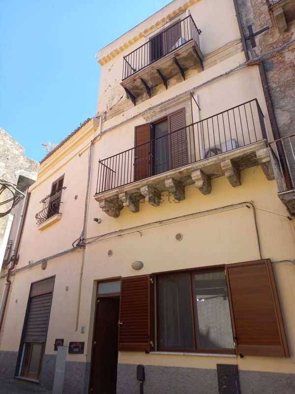 casa indipendente in vendita a Monforte San Giorgio