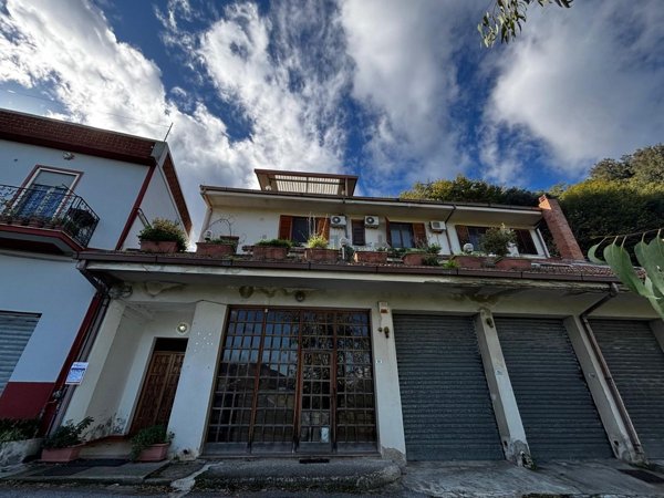 appartamento in vendita a Monforte San Giorgio in zona Pellegrino