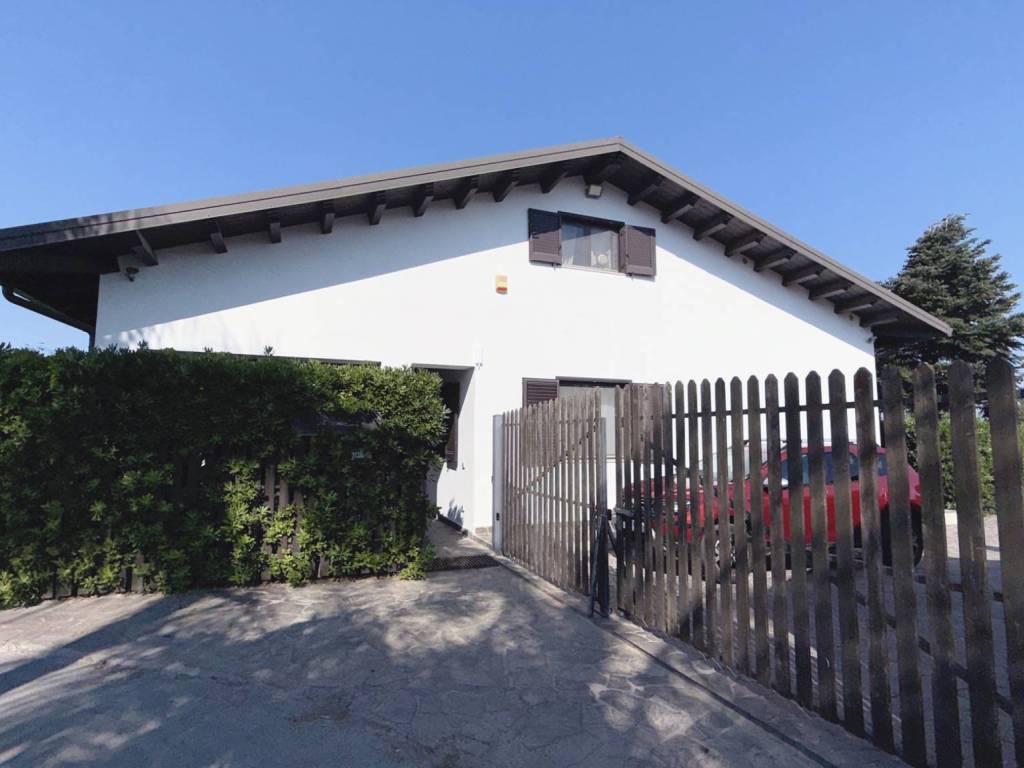casa indipendente in vendita a Monforte San Giorgio in zona Monforte Marina