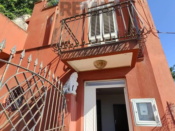 casa indipendente in vendita a Monforte San Giorgio in zona Pellegrino