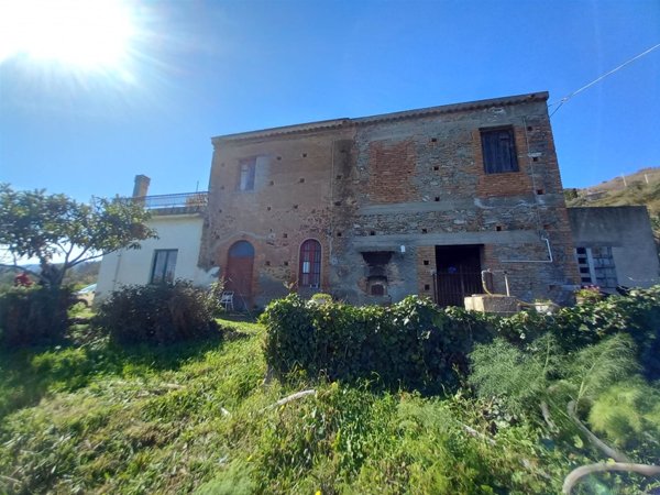 casa indipendente in vendita a Montagnareale