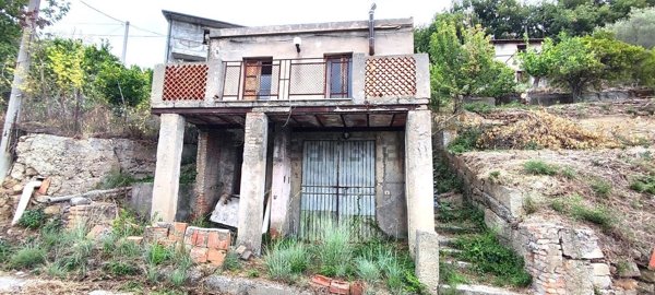 pentavano in vendita a Montagnareale