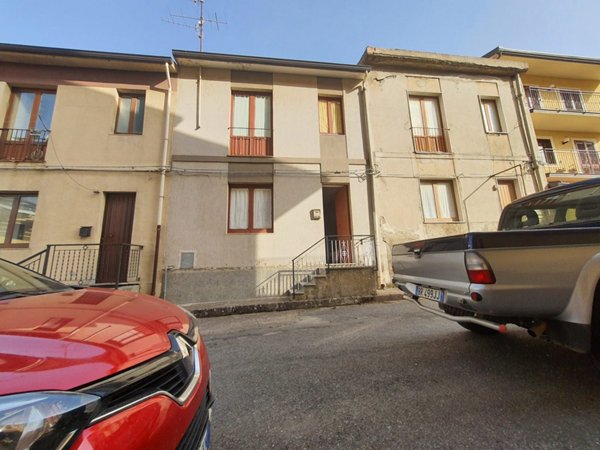 casa indipendente in vendita a Montalbano Elicona