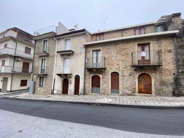casa indipendente in vendita a Montalbano Elicona