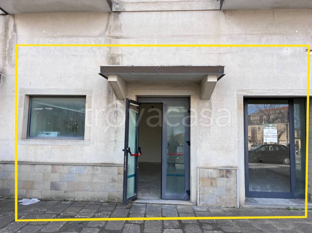 negozio in vendita a Montalbano Elicona