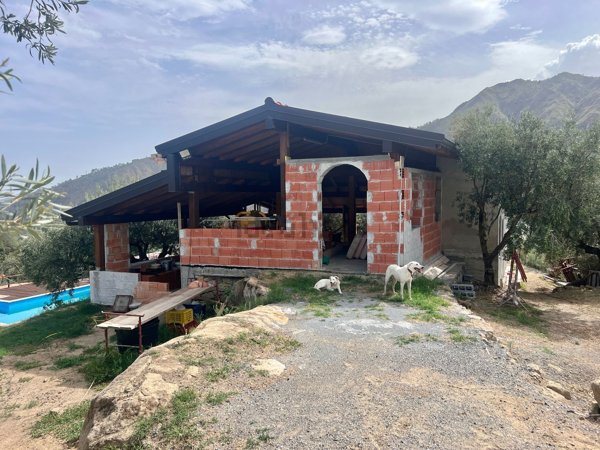 casa indipendente in vendita a Motta Camastra