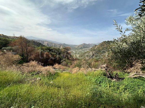 terreno agricolo in vendita a Motta Camastra in zona Fondaco Motta