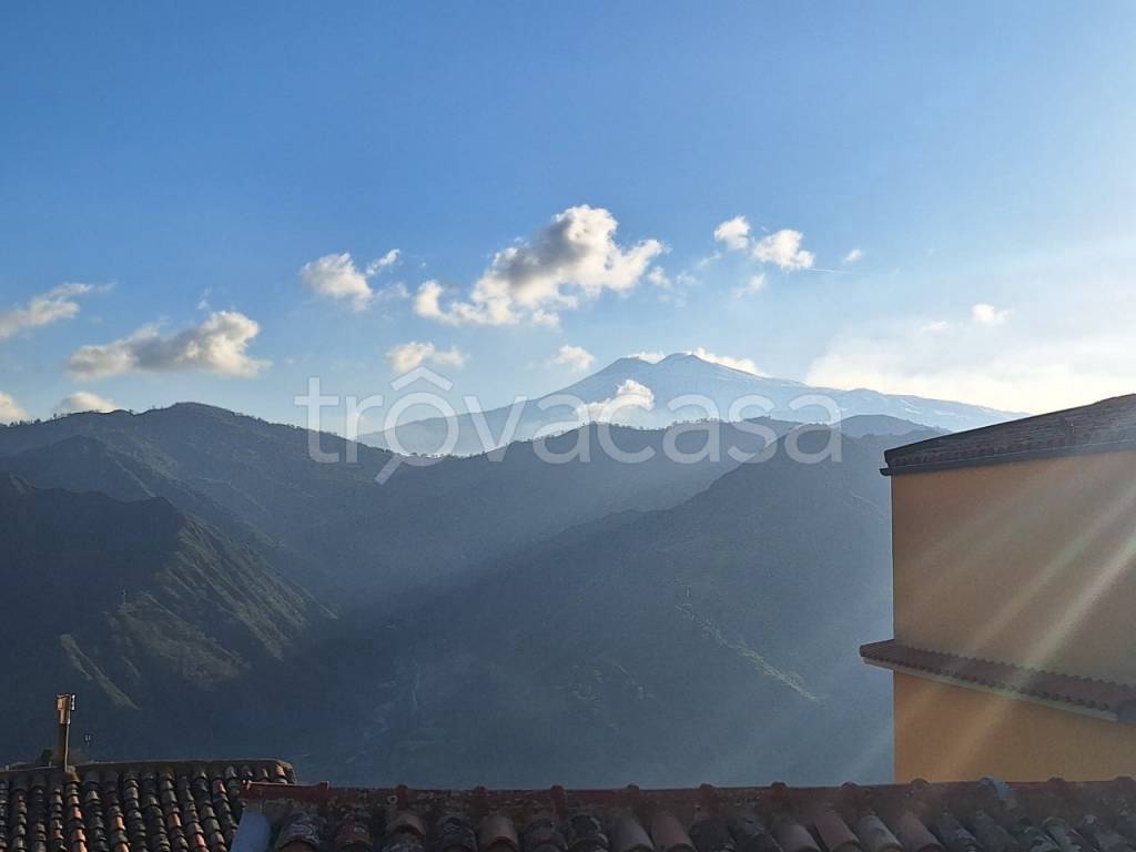 casa indipendente in vendita a Motta Camastra