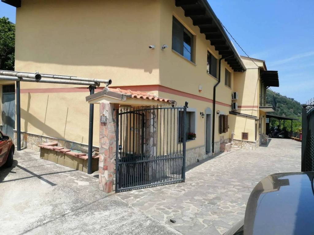 casa indipendente in vendita a Naso