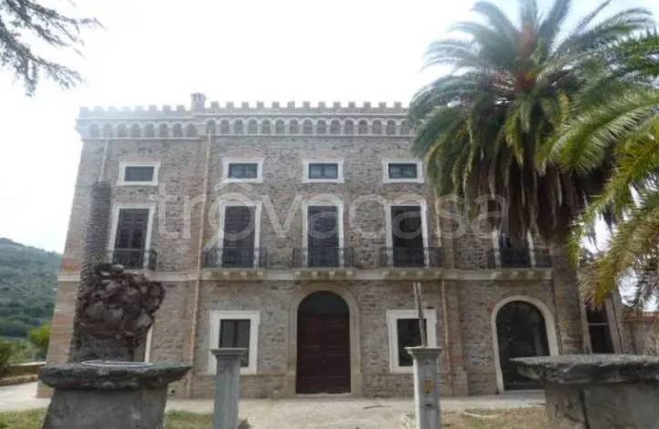 negozio in vendita a Naso