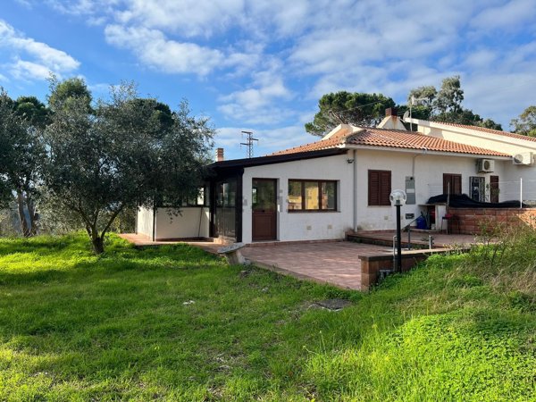 casa indipendente in vendita a Naso