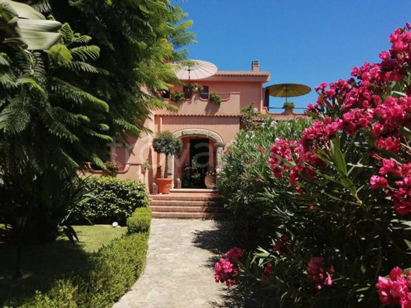 casa indipendente in vendita a Naso