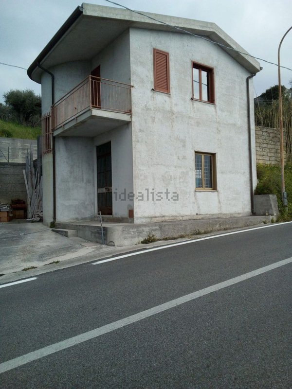 casa indipendente in vendita a Naso