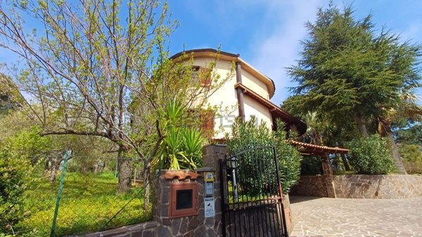 casa indipendente in vendita a Naso