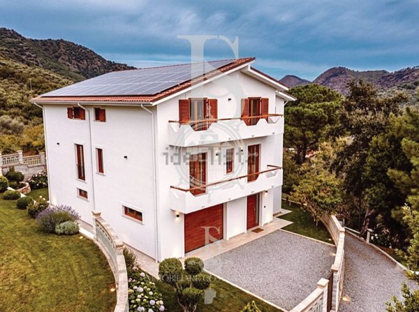 casa indipendente in vendita a Naso