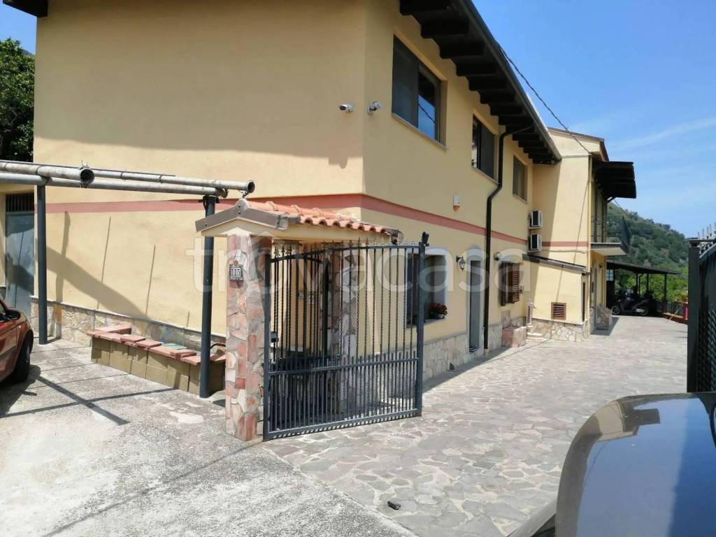 casa indipendente in vendita a Naso