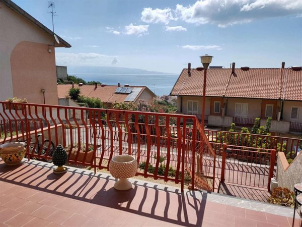 casa indipendente in vendita a Nizza di Sicilia