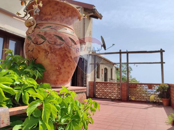 casa indipendente in vendita a Nizza di Sicilia