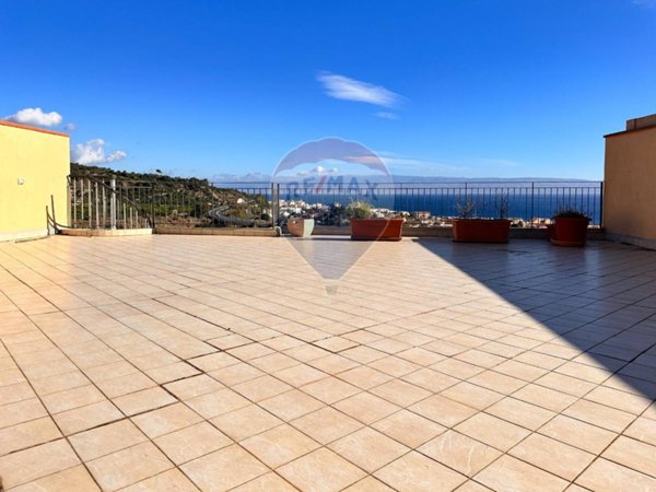 casa indipendente in vendita a Nizza di Sicilia