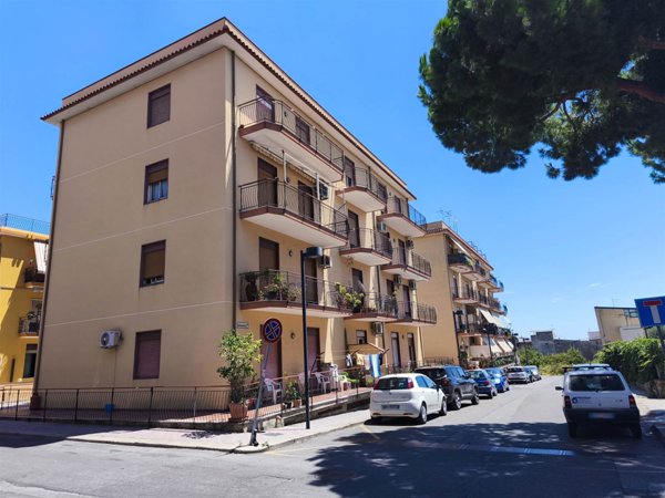 appartamento in vendita a Nizza di Sicilia