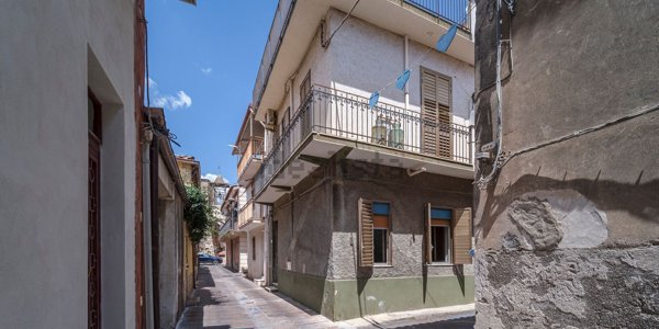 casa indipendente in vendita a Nizza di Sicilia