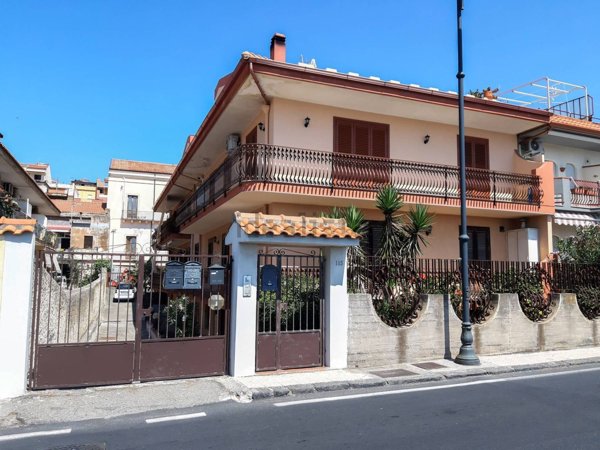 appartamento in vendita a Nizza di Sicilia