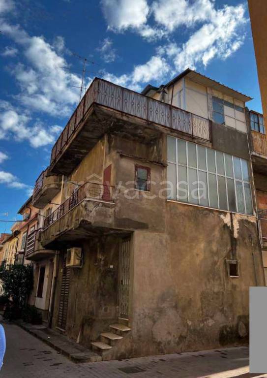 casa indipendente in vendita a Nizza di Sicilia