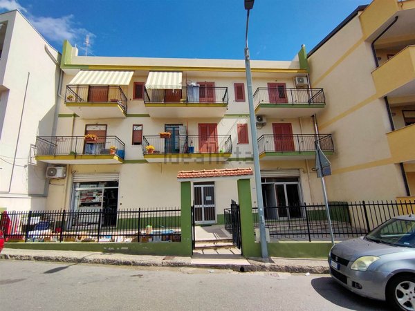 negozio in vendita a Nizza di Sicilia