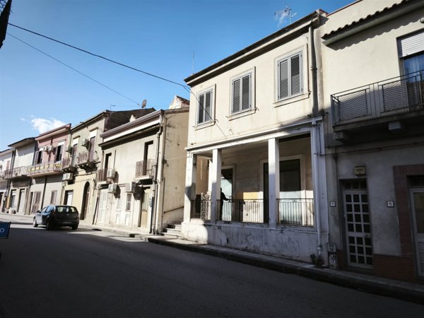 casa indipendente in vendita a Nizza di Sicilia