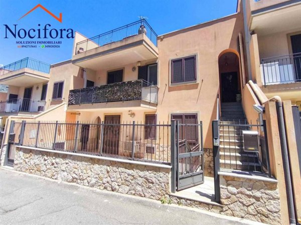 casa indipendente in vendita a Nizza di Sicilia