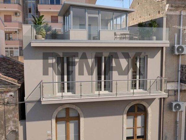 casa indipendente in vendita a Nizza di Sicilia