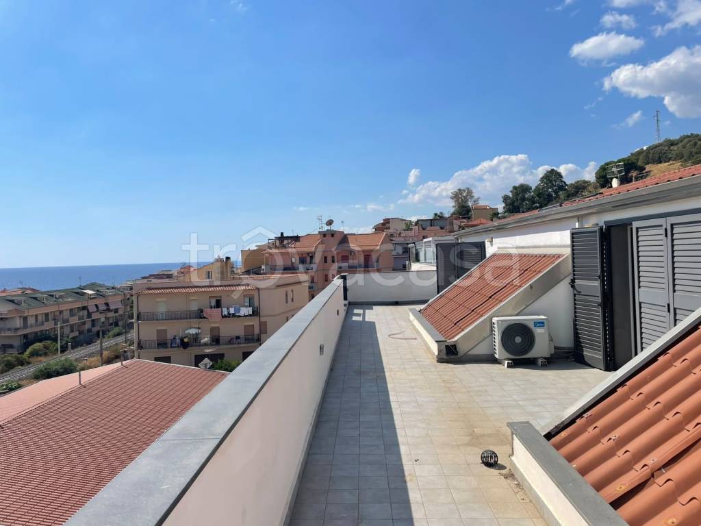 appartamento in vendita a Nizza di Sicilia