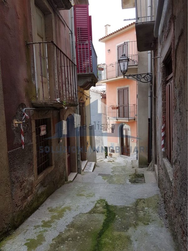 casa indipendente in vendita a Novara di Sicilia