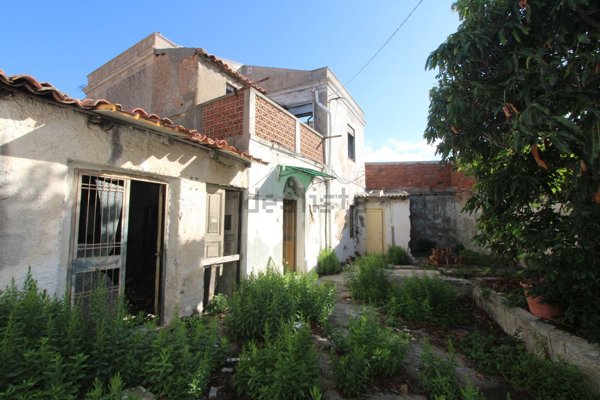 casa indipendente in vendita a Novara di Sicilia