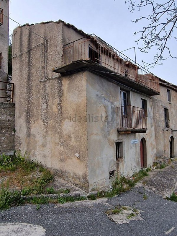 casa indipendente in vendita a Novara di Sicilia