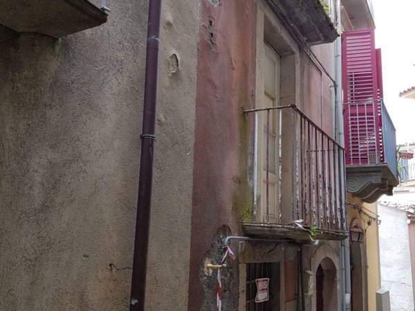 casa semindipendente in vendita a Novara di Sicilia