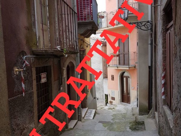 casa semindipendente in vendita a Novara di Sicilia