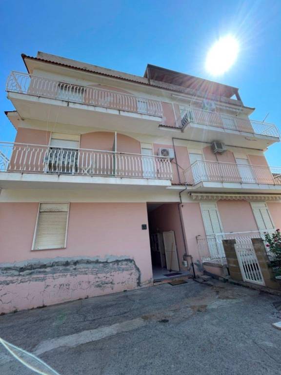 appartamento in vendita ad Oliveri