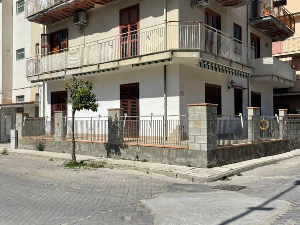 appartamento in vendita ad Oliveri