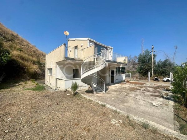 casa indipendente in vendita ad Oliveri