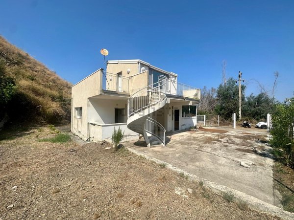 casa indipendente in vendita ad Oliveri