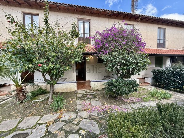 casa indipendente in vendita ad Oliveri