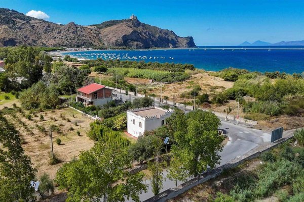 casa indipendente in vendita ad Oliveri