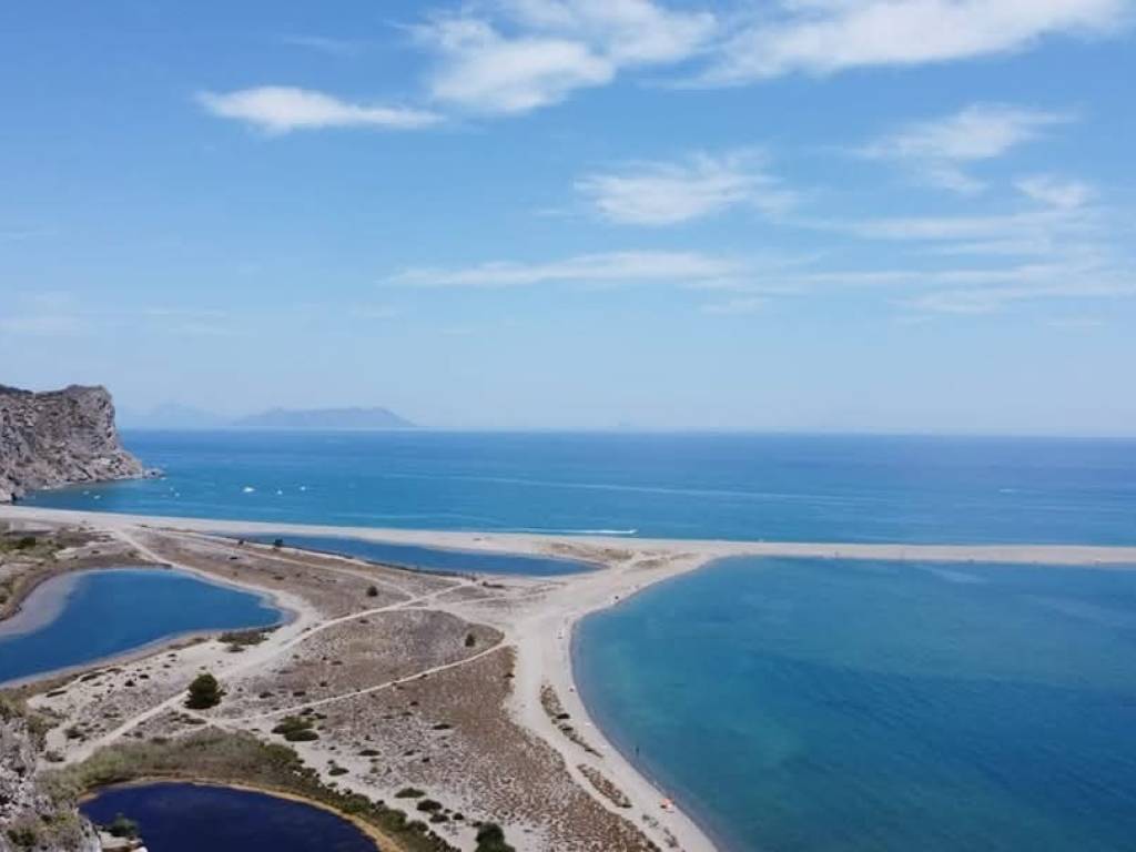 negozio in vendita ad Oliveri