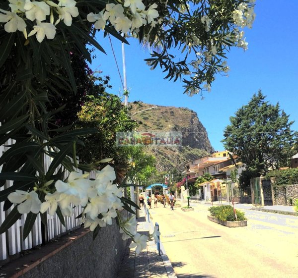 appartamento in vendita ad Oliveri