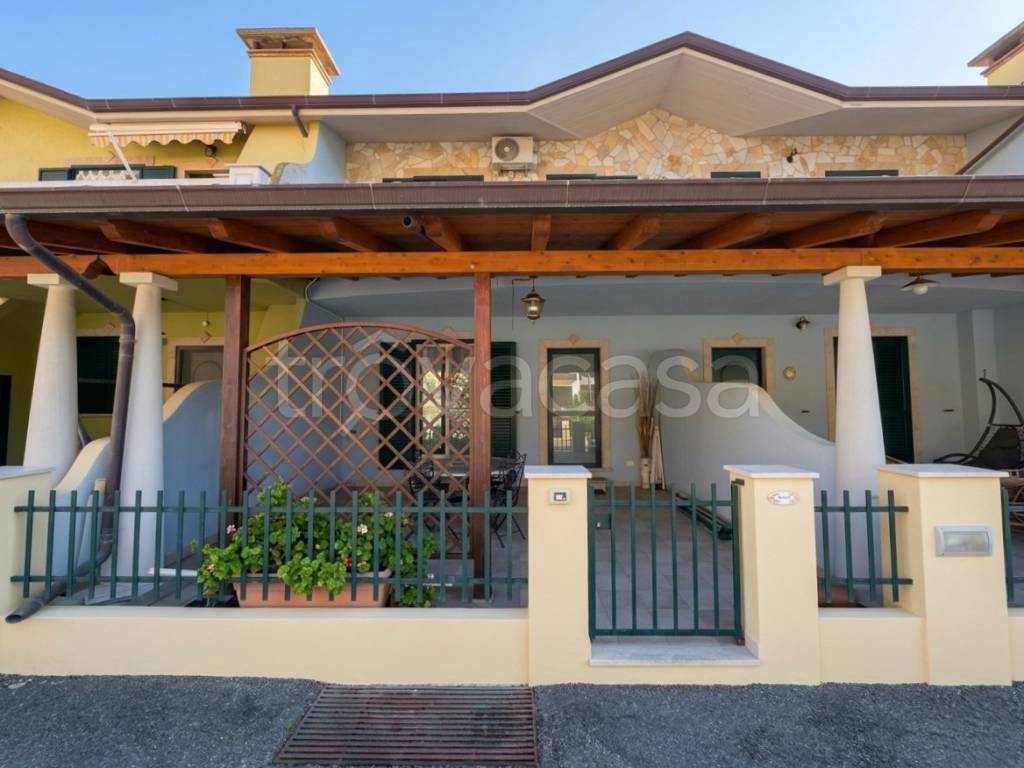 casa indipendente in vendita ad Oliveri