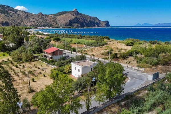 casa indipendente in vendita ad Oliveri