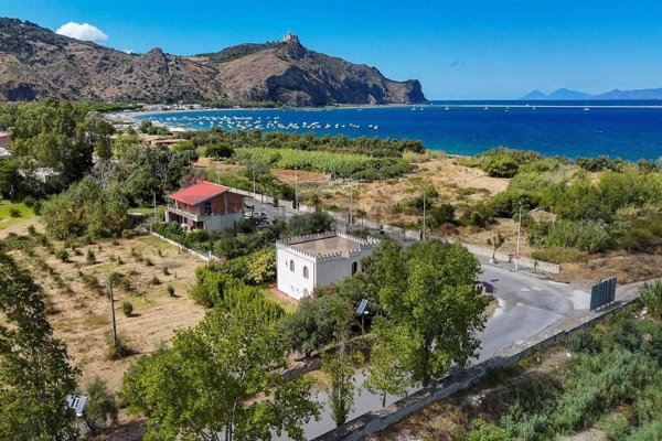 casa indipendente in vendita ad Oliveri